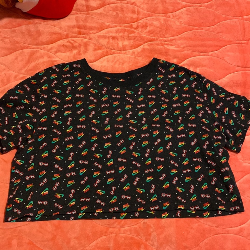 Nike crop top, size medium. Used but still cute